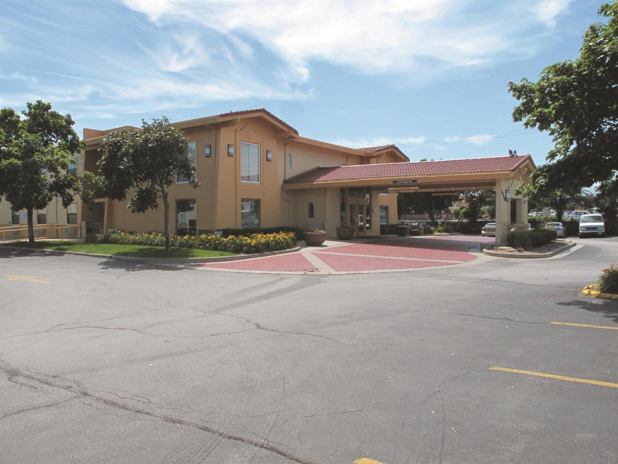 La Quinta Inn By Wyndham Moline Airport Exterior foto