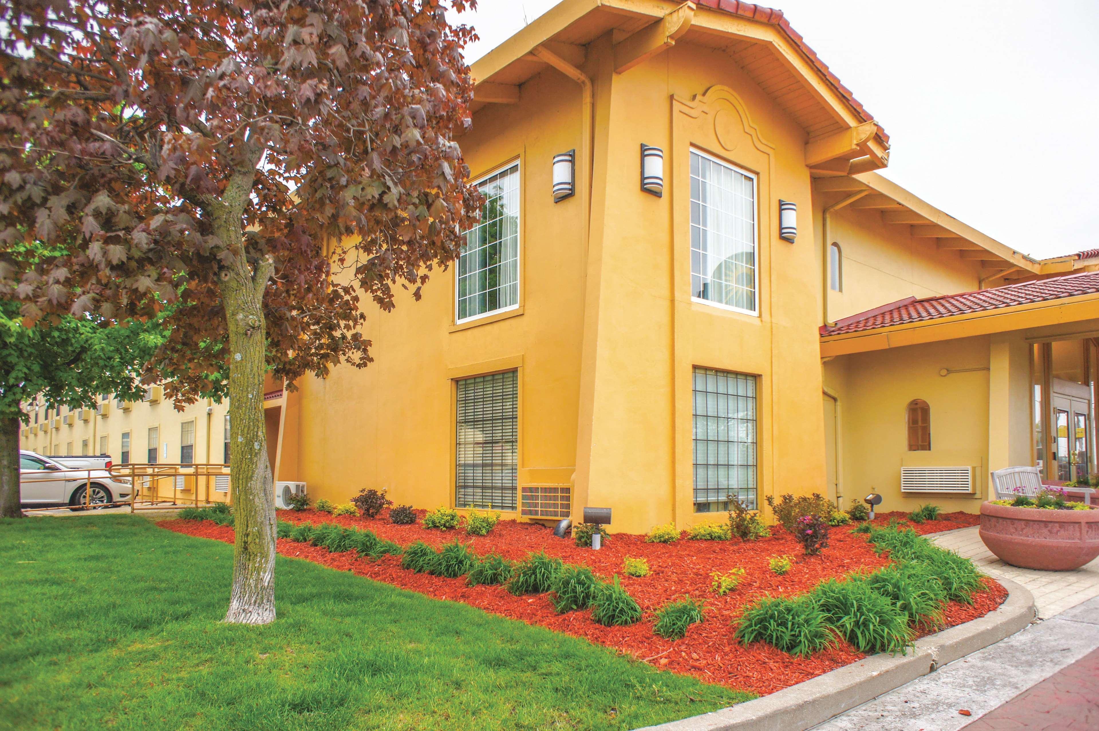 La Quinta Inn By Wyndham Moline Airport Exterior foto